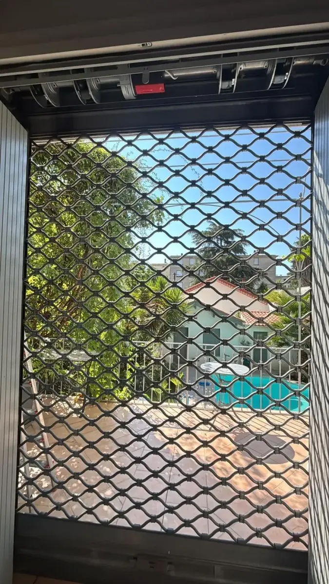 Installation et pose de rideau métallique à Sarcelles