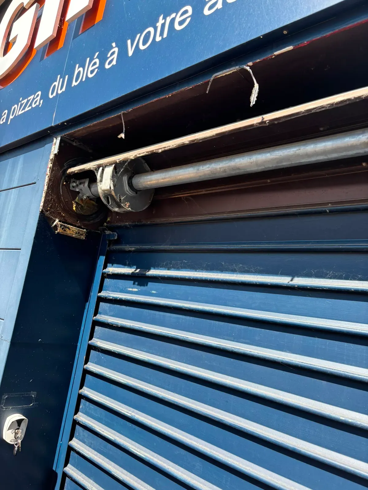 Réparation de rideau métallique à Sarcelles